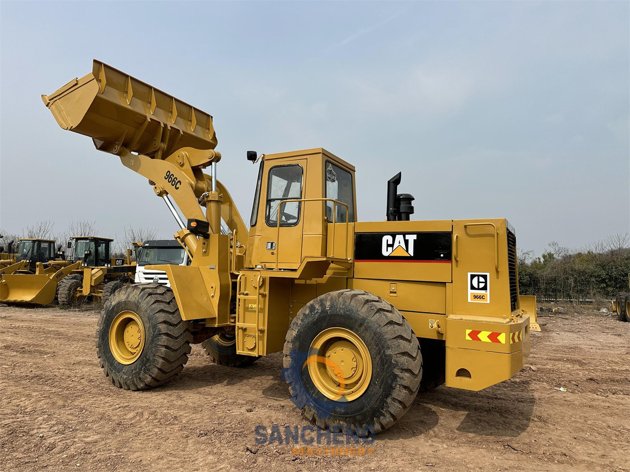CATERPILLAR 966C - Încărcător frontal pe pneuri: Foto 4 CATERPILLAR 966C - Încărcător frontal pe pneuri: Foto 4
