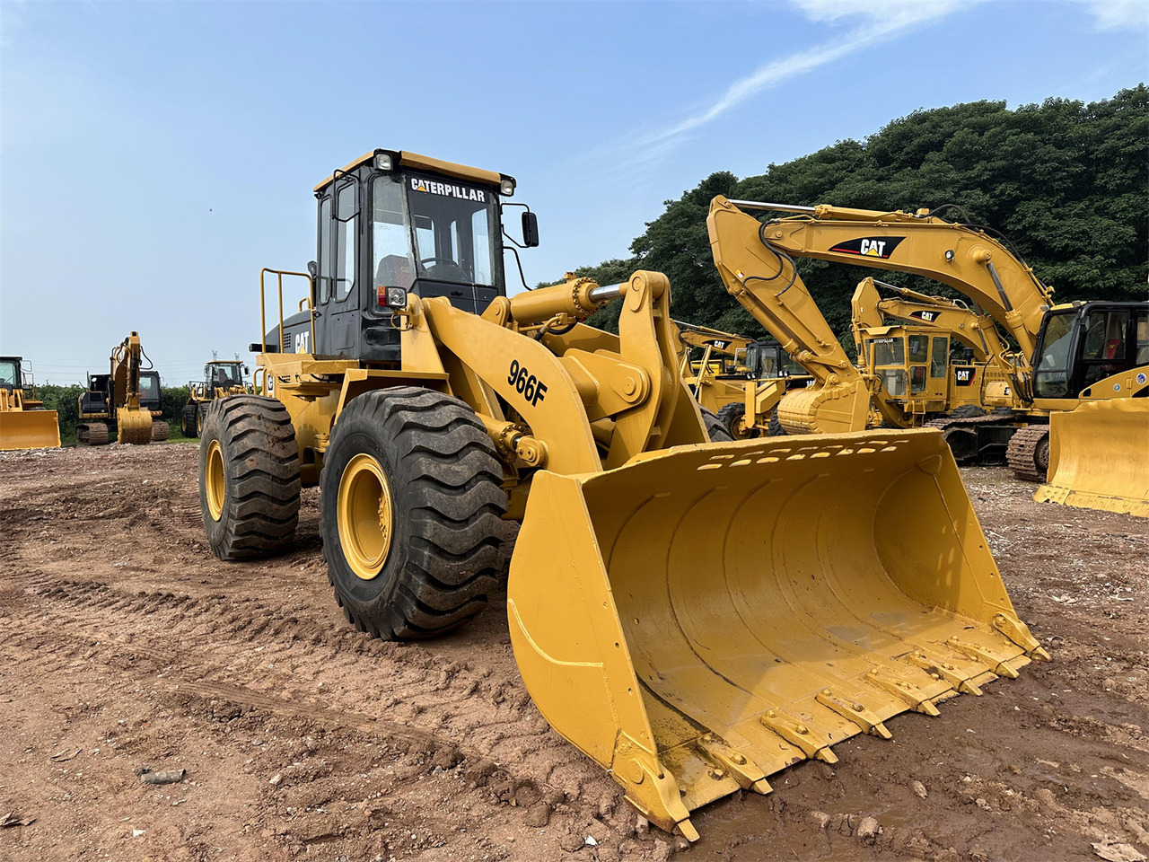 CATERPILLAR 966F - Încărcător frontal pe pneuri: Foto 1 CATERPILLAR 966F - Încărcător frontal pe pneuri: Foto 1