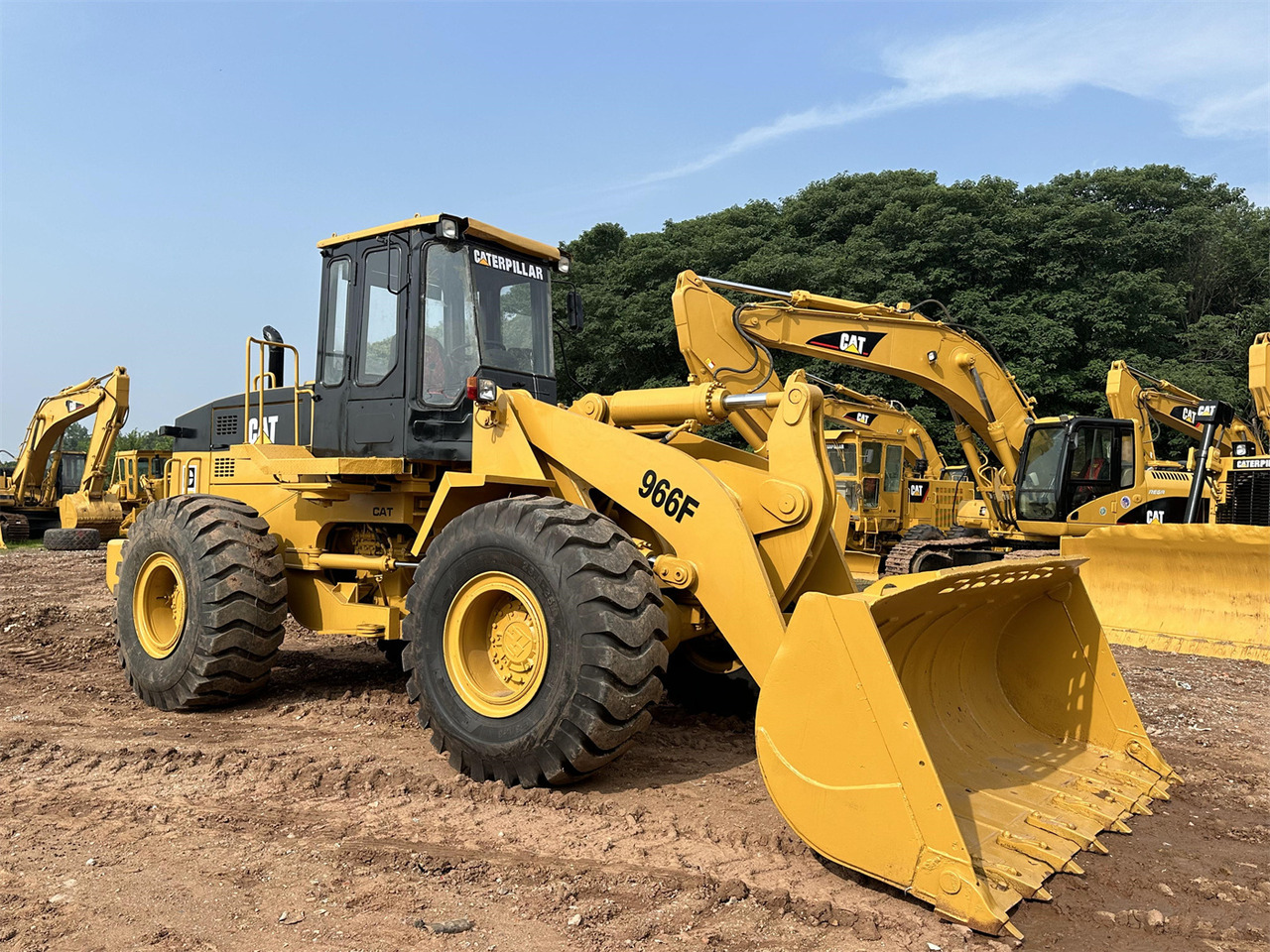 CATERPILLAR 966F - Încărcător frontal pe pneuri: Foto 1 CATERPILLAR 966F - Încărcător frontal pe pneuri: Foto 1