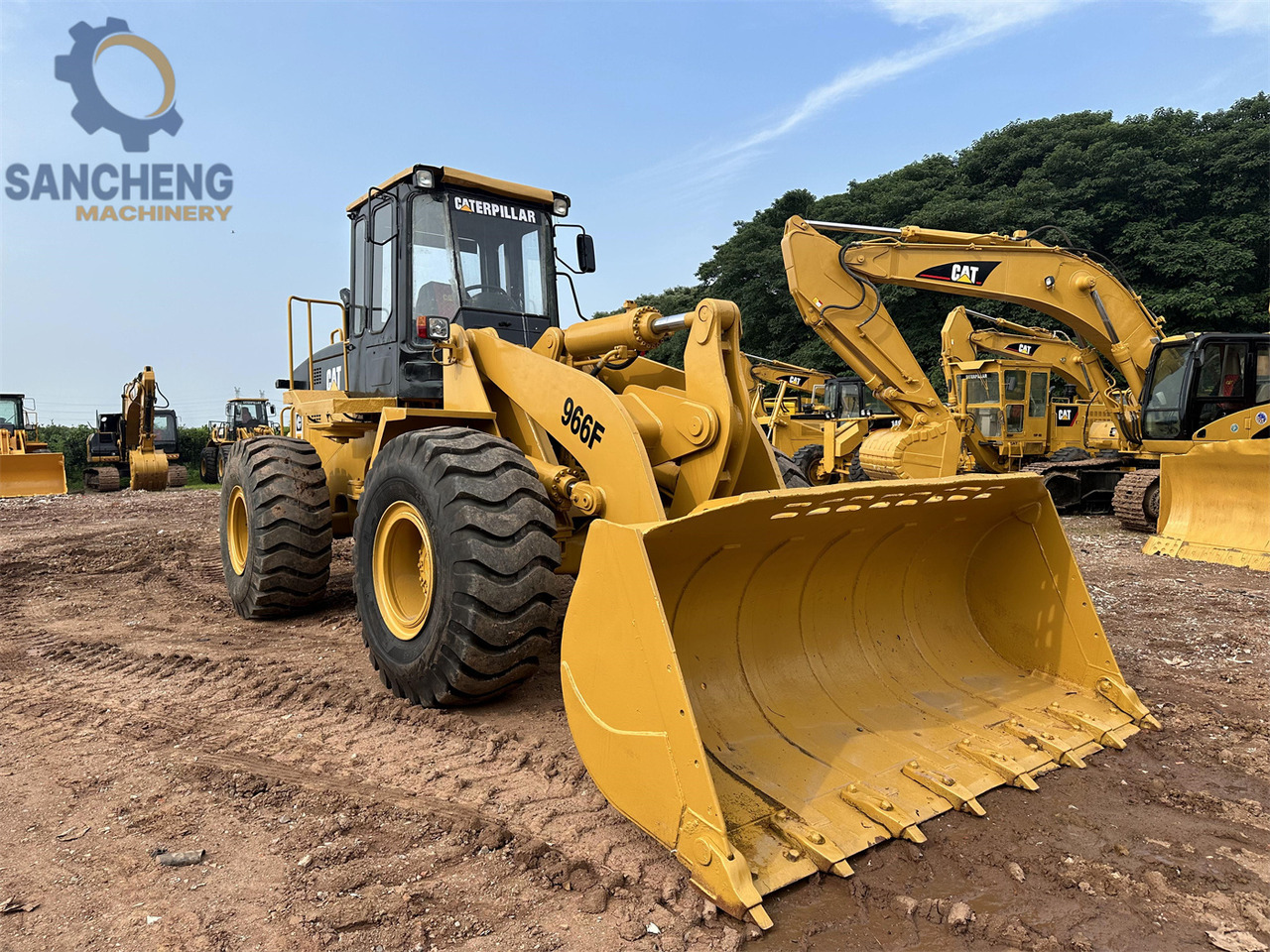 CATERPILLAR 966F - Încărcător frontal pe pneuri: Foto 2 CATERPILLAR 966F - Încărcător frontal pe pneuri: Foto 2