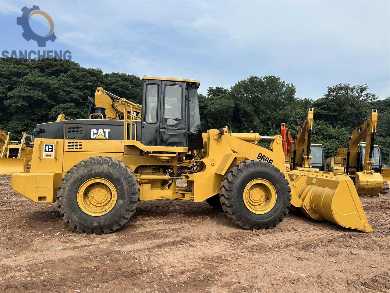 CATERPILLAR 966F - Încărcător frontal pe pneuri: Foto 4 CATERPILLAR 966F - Încărcător frontal pe pneuri: Foto 4