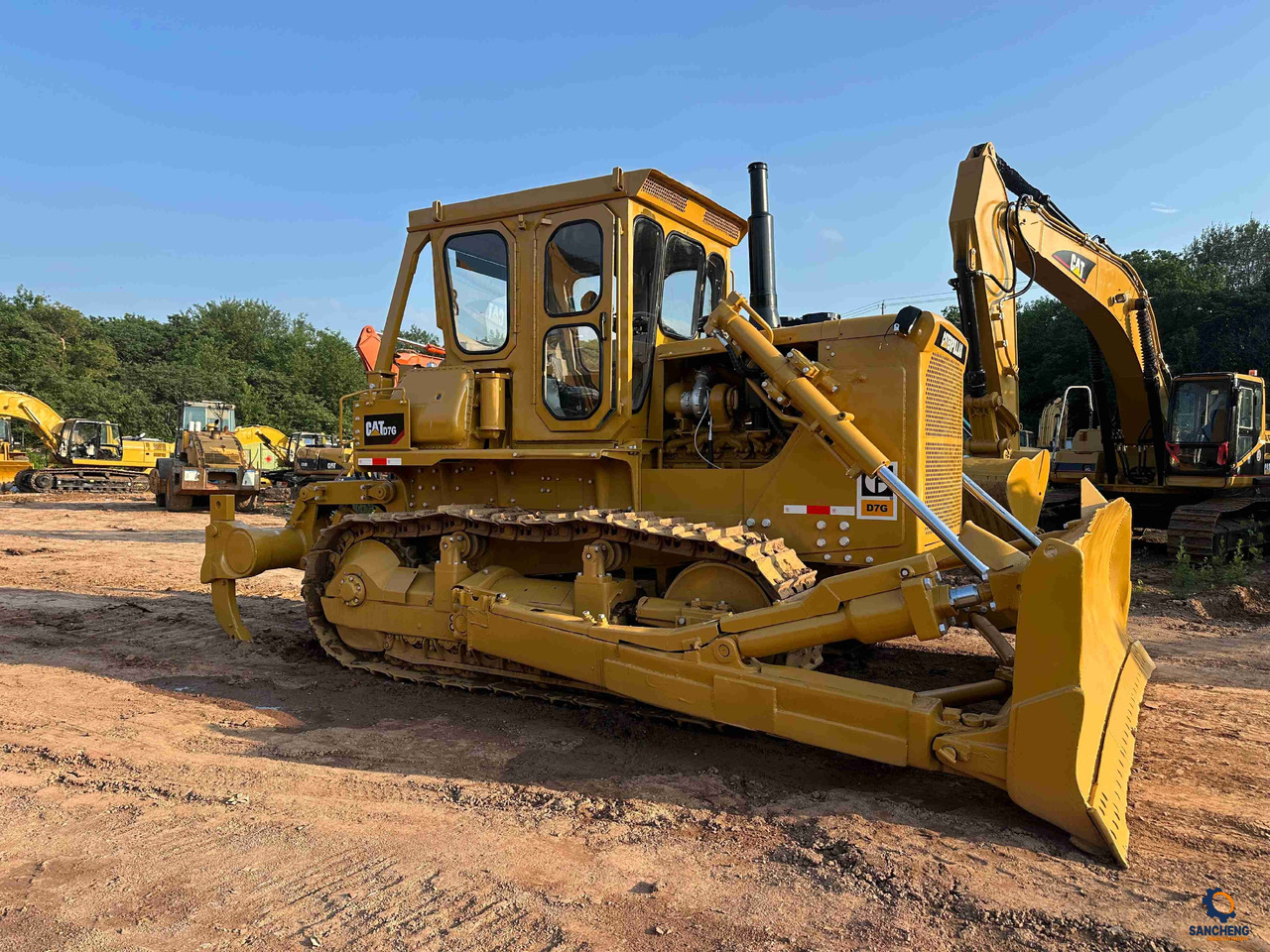 CATERPILLAR D7G - Buldozer: Foto 1 CATERPILLAR D7G - Buldozer: Foto 1