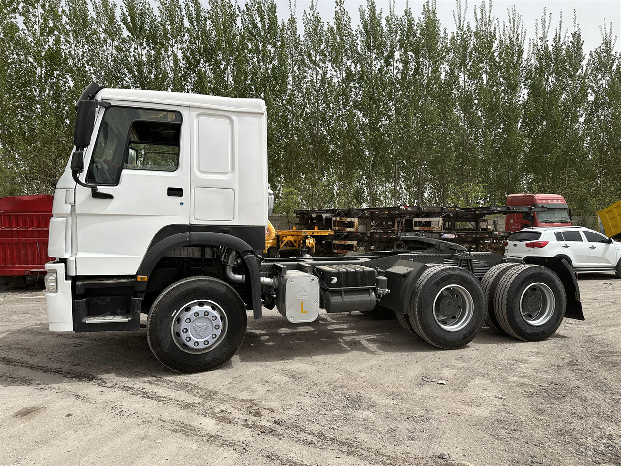 SINOTRUK Howo 371 Truck Head - Cap tractor: Foto 5 SINOTRUK Howo 371 Truck Head - Cap tractor: Foto 5