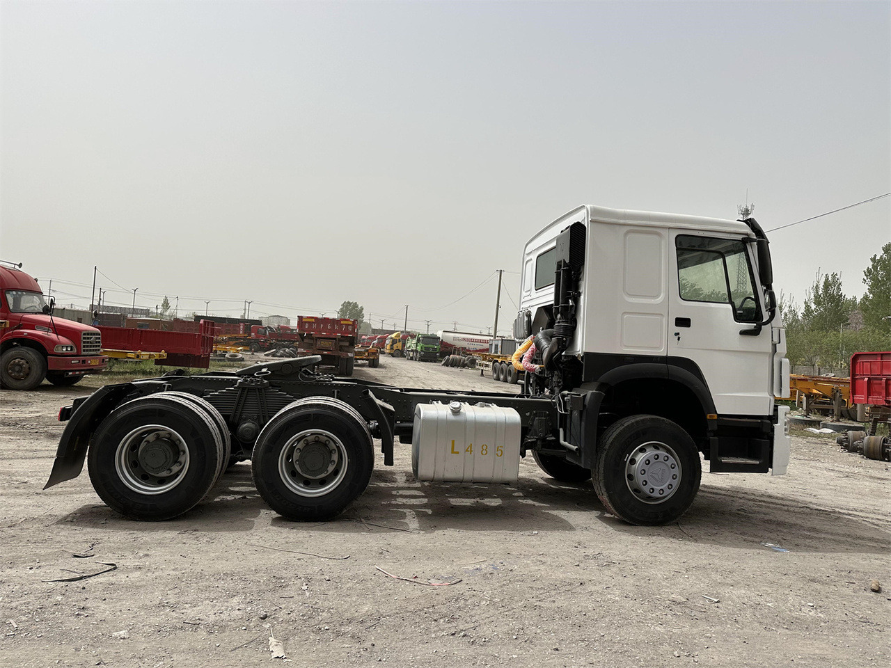 SINOTRUK Howo 371 Truck Head - Cap tractor: Foto 4 SINOTRUK Howo 371 Truck Head - Cap tractor: Foto 4
