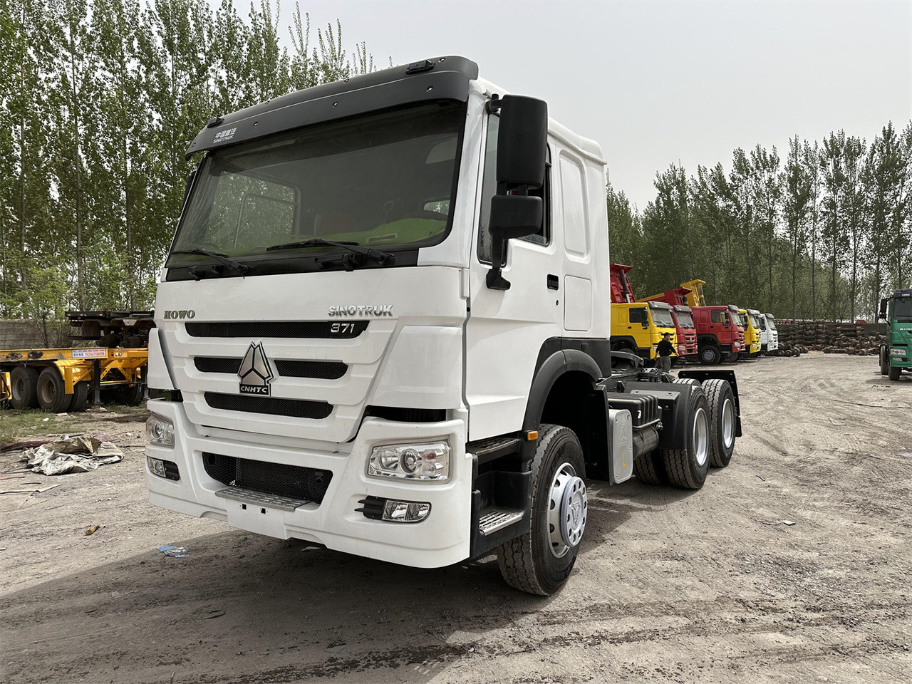 SINOTRUK Howo 371hp Truck Head - Cap tractor: Foto 2 SINOTRUK Howo 371hp Truck Head - Cap tractor: Foto 2