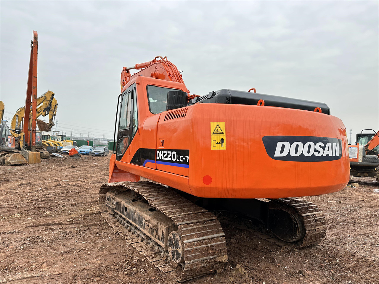 DOOSAN DH220 - Excavator pe şenile: Foto 3 DOOSAN DH220 - Excavator pe şenile: Foto 3
