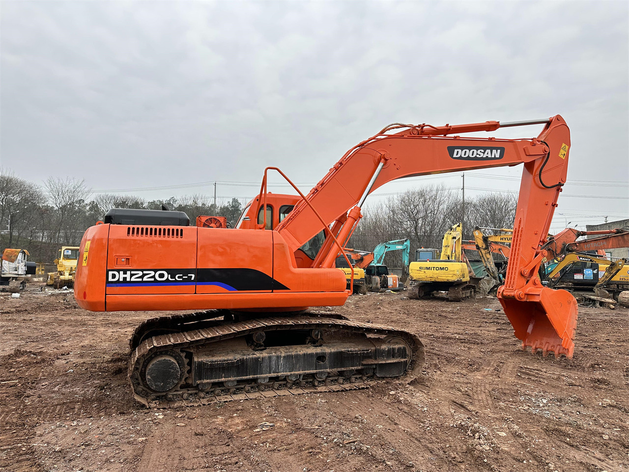 DOOSAN DH220 - Excavator pe şenile: Foto 1 DOOSAN DH220 - Excavator pe şenile: Foto 1