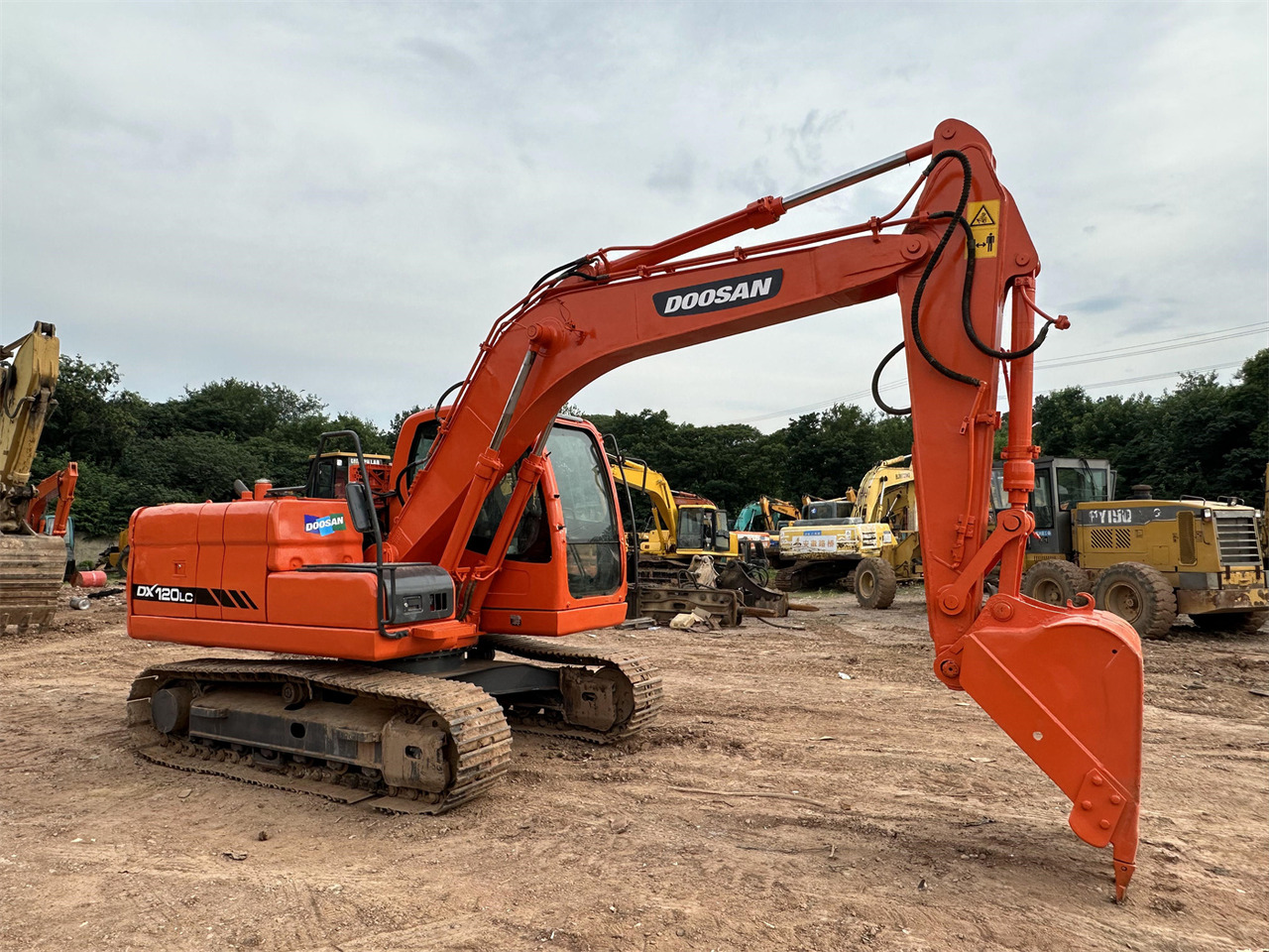 DOOSAN DX120 - Excavator pe şenile: Foto 5 DOOSAN DX120 - Excavator pe şenile: Foto 5