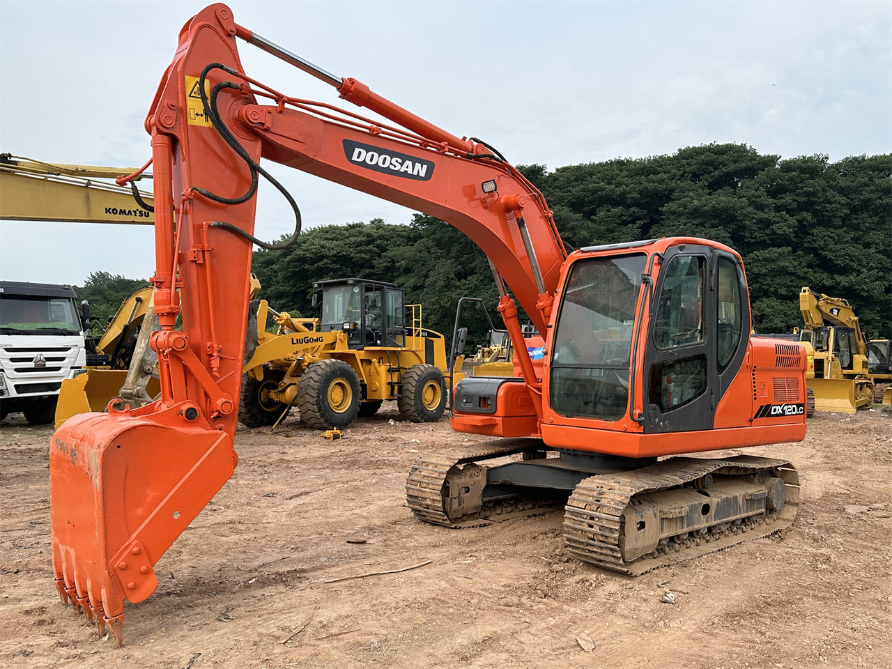 DOOSAN DX120 - Excavator pe şenile: Foto 2 DOOSAN DX120 - Excavator pe şenile: Foto 2