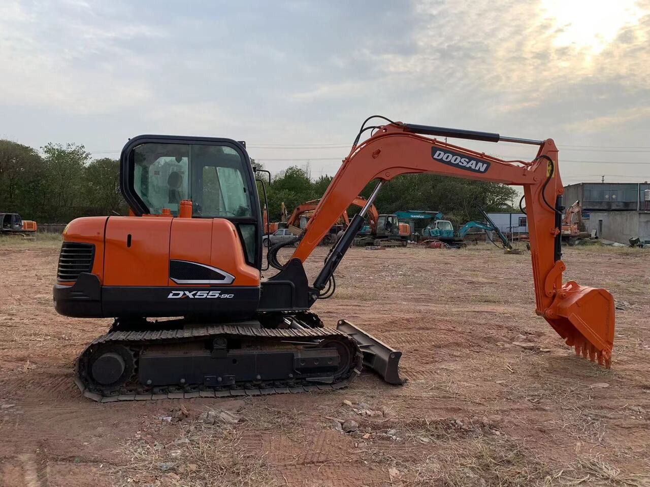 DOOSAN DX55 - Excavator: Foto 1 DOOSAN DX55 - Excavator: Foto 1