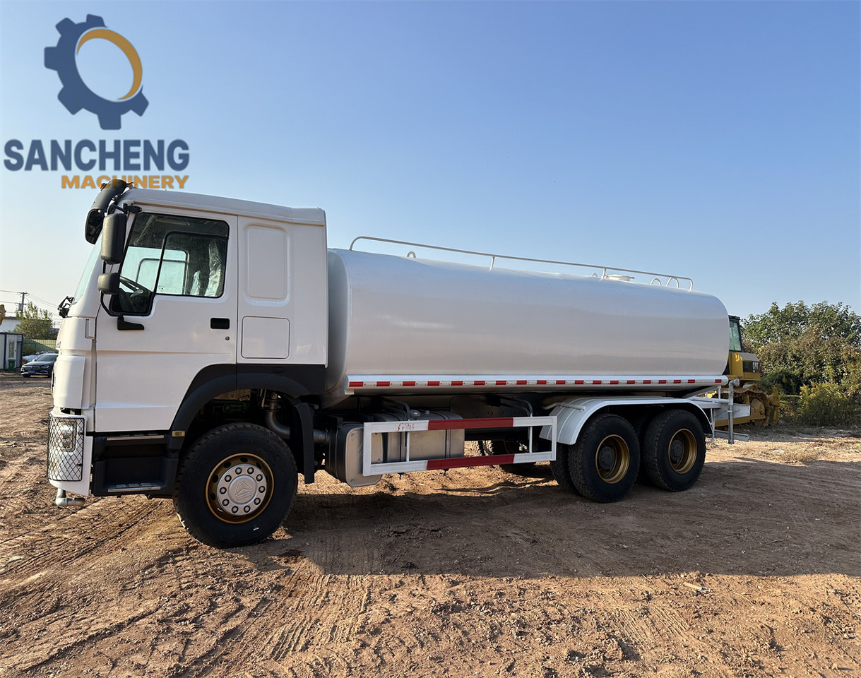 SINOTRUK HOWO 371 6x4 Water Tanker Truck - Camion cisternă: Foto 4 SINOTRUK HOWO 371 6x4 Water Tanker Truck - Camion cisternă: Foto 4