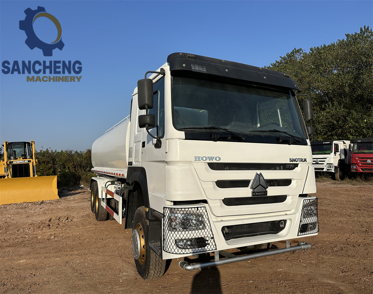 SINOTRUK HOWO 371 6x4 Water Tanker Truck - Camion cisternă: Foto 3 SINOTRUK HOWO 371 6x4 Water Tanker Truck - Camion cisternă: Foto 3
