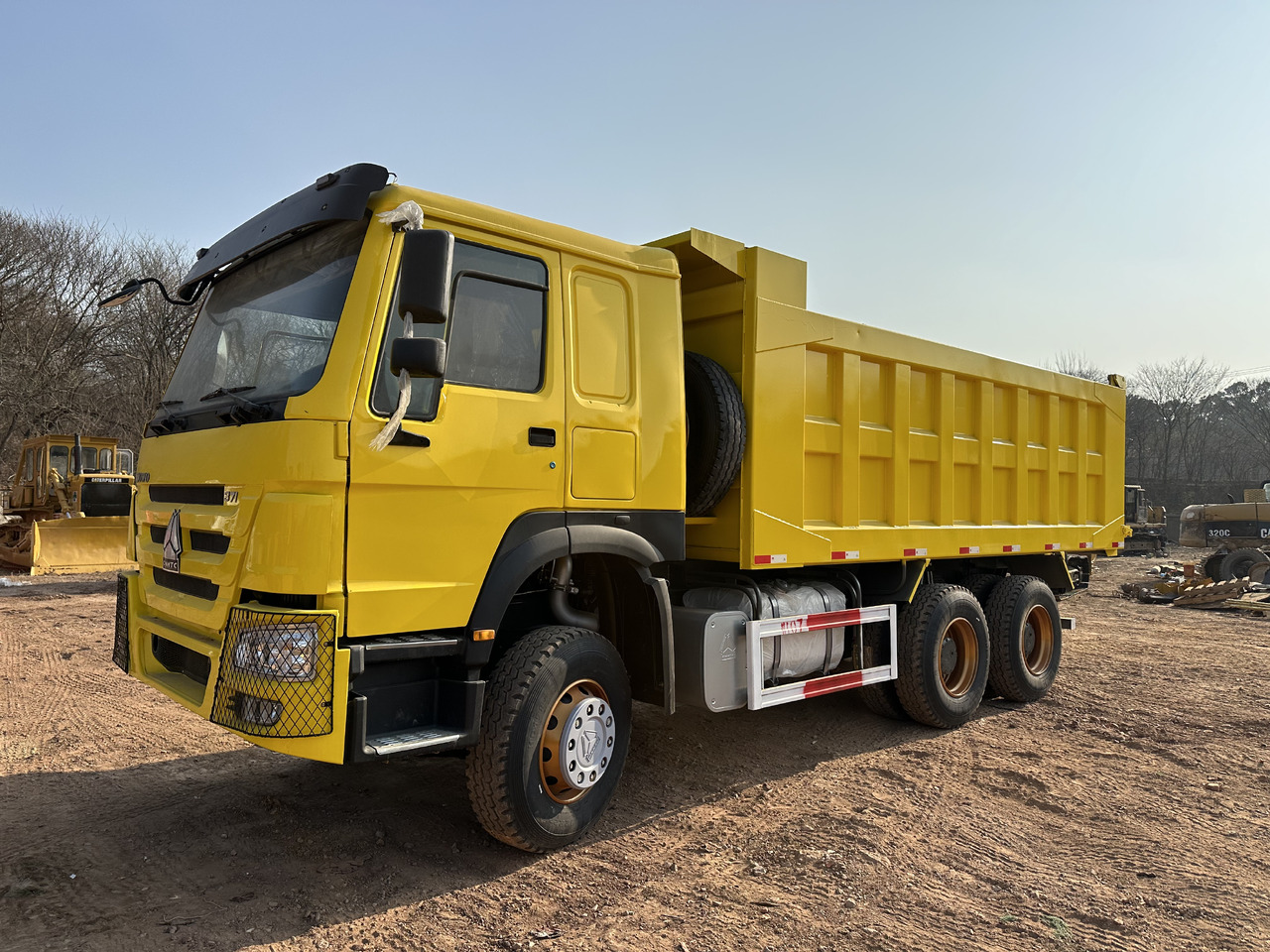SINOTRUK HOWO 371 - Camion basculantă: Foto 1 SINOTRUK HOWO 371 - Camion basculantă: Foto 1