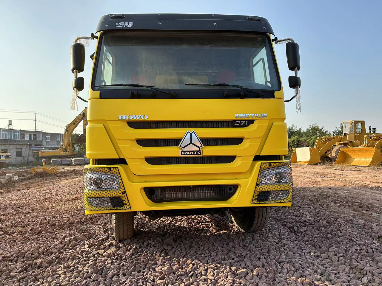 SINOTRUK HOWO 371 Dump Truck - Camion basculantă: Foto 4 SINOTRUK HOWO 371 Dump Truck - Camion basculantă: Foto 4