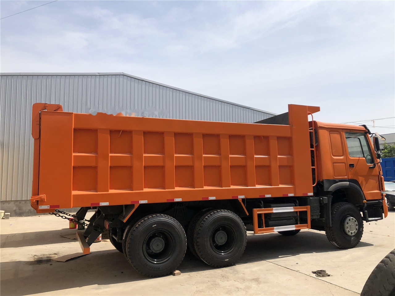 SINOTRUK HOWO 371 Dump truck - Camion basculantă: Foto 5 SINOTRUK HOWO 371 Dump truck - Camion basculantă: Foto 5