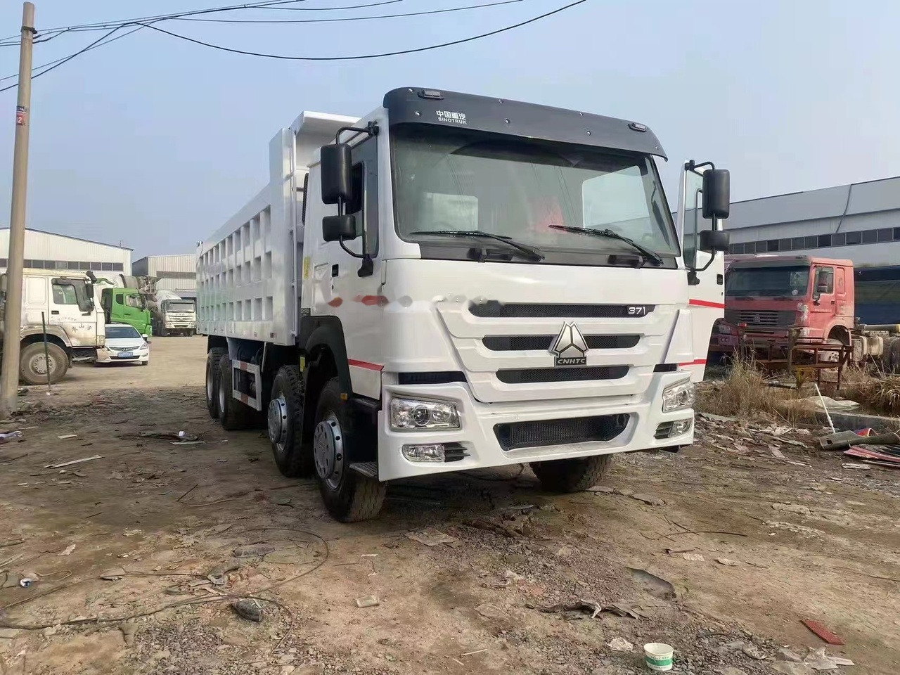 SINOTRUK HOWO 371 Tipper truck - Camion basculantă: Foto 4 SINOTRUK HOWO 371 Tipper truck - Camion basculantă: Foto 4