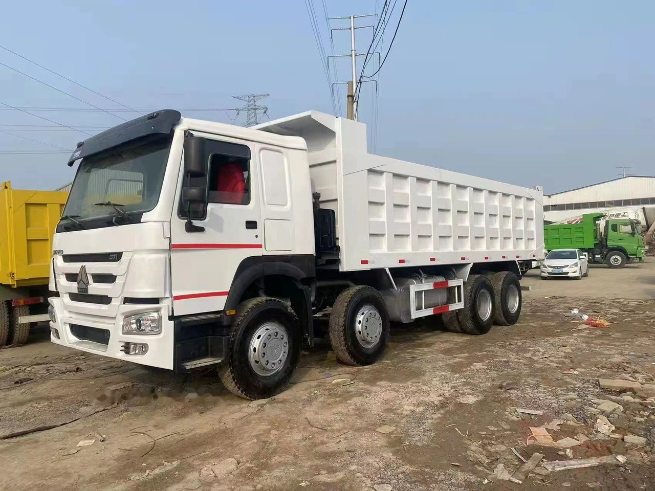 SINOTRUK HOWO 371 Tipper truck - Camion basculantă: Foto 2 SINOTRUK HOWO 371 Tipper truck - Camion basculantă: Foto 2