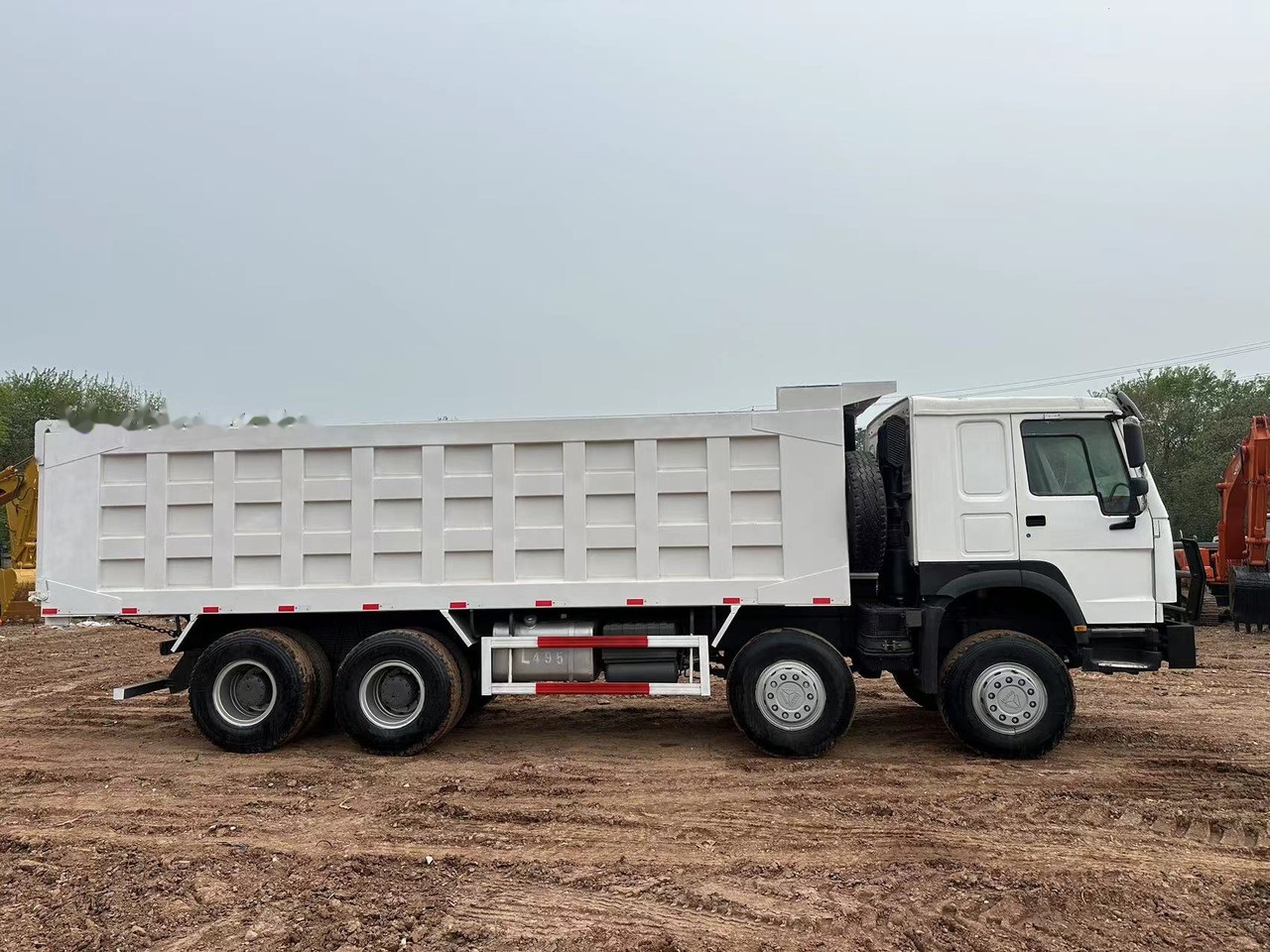 SINOTRUK HOWO 371 with Bumper - Camion basculantă: Foto 3 SINOTRUK HOWO 371 with Bumper - Camion basculantă: Foto 3