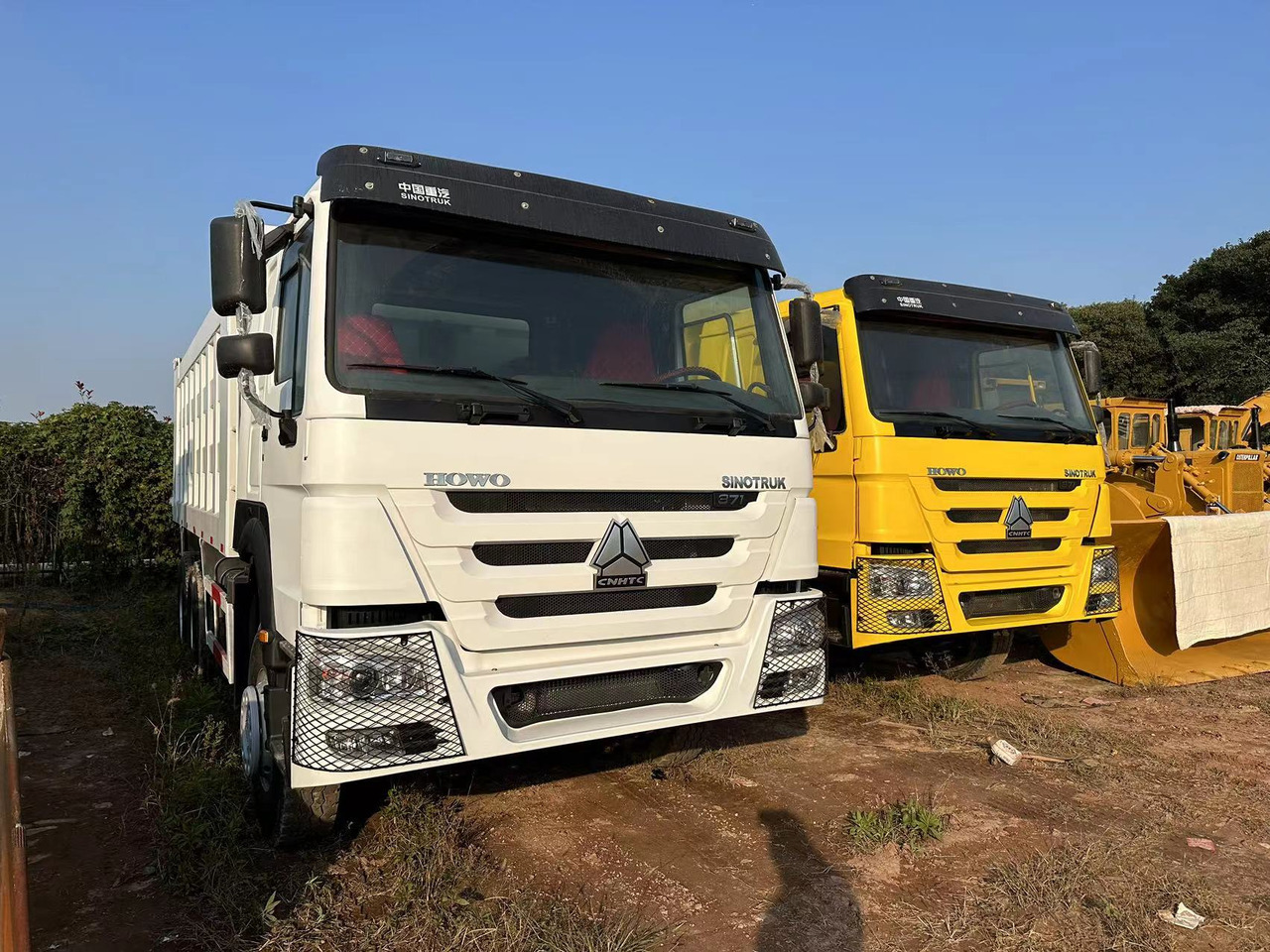 SINOTRUK HOWO 371hp 6x4 - Camion basculantă: Foto 1 SINOTRUK HOWO 371hp 6x4 - Camion basculantă: Foto 1