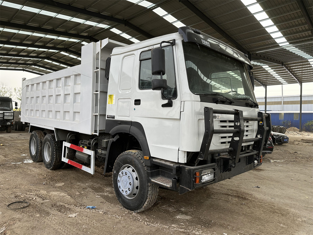 SINOTRUK HOWO Dump truck 371 6x4 - Camion basculantă: Foto 5 SINOTRUK HOWO Dump truck 371 6x4 - Camion basculantă: Foto 5