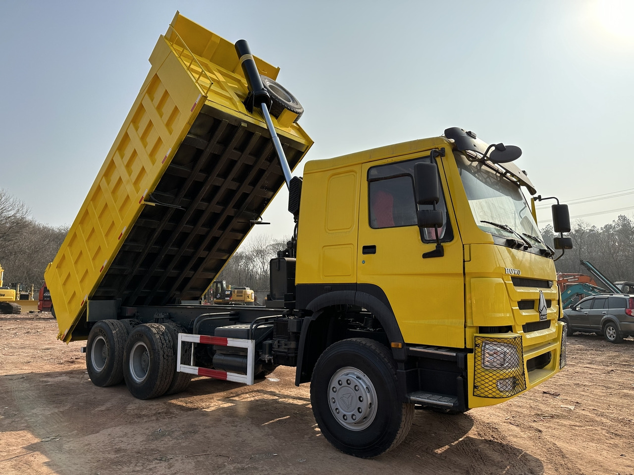 SINOTRUK Howo Dump truck 371 - Camion basculantă: Foto 1 SINOTRUK Howo Dump truck 371 - Camion basculantă: Foto 1
