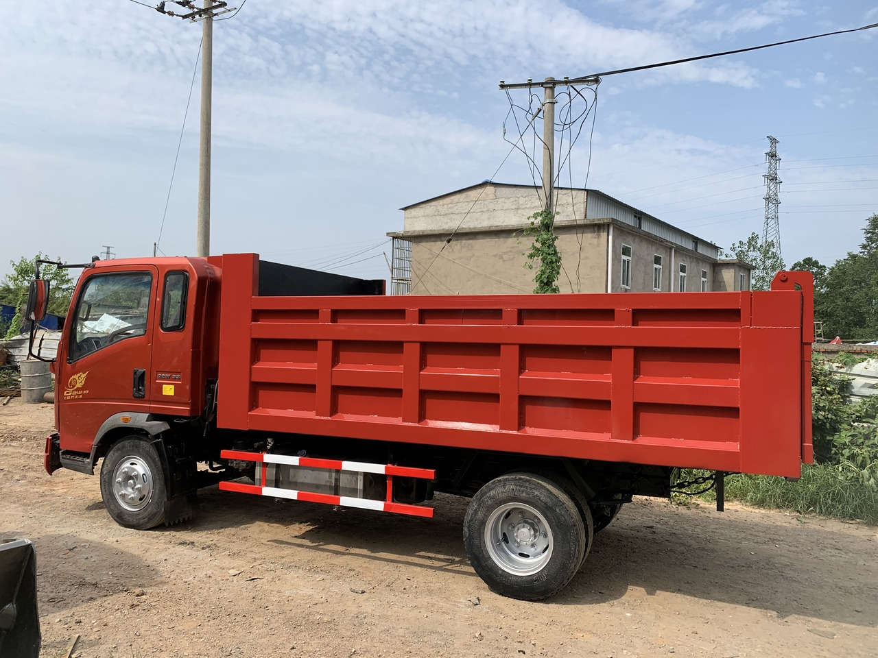 SINOTRUK Howo Dump truck 4x2 - Camion basculantă: Foto 3 SINOTRUK Howo Dump truck 4x2 - Camion basculantă: Foto 3