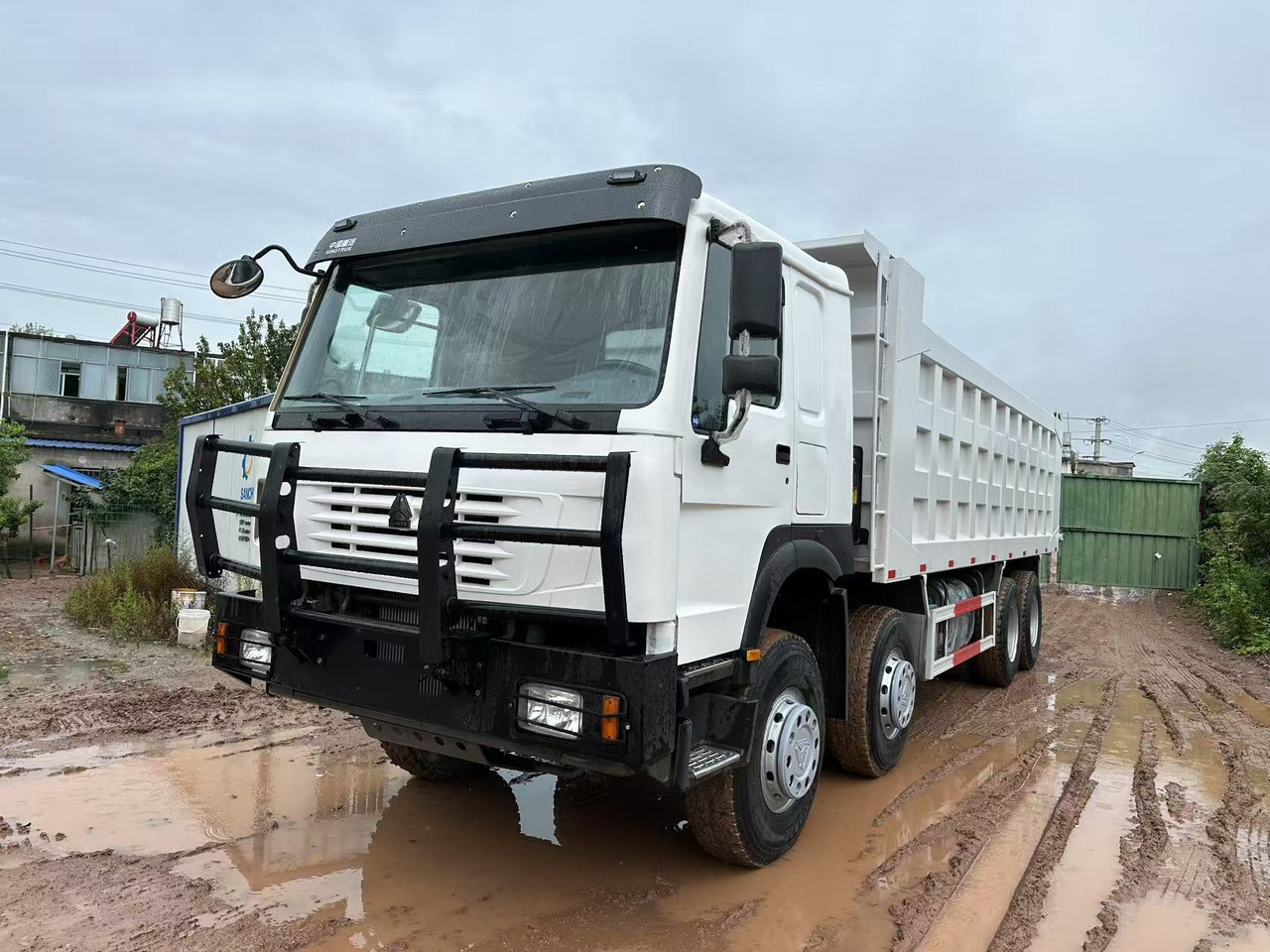 Sinotruk HOWO 371hp - Camion basculantă: Foto 1 Sinotruk HOWO 371hp - Camion basculantă: Foto 1