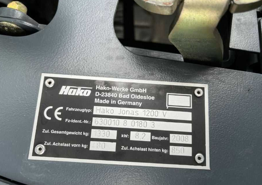 Hako Jonas 1200V - Mașină de măturat industrială: Foto 4 Hako Jonas 1200V - Mașină de măturat industrială: Foto 4