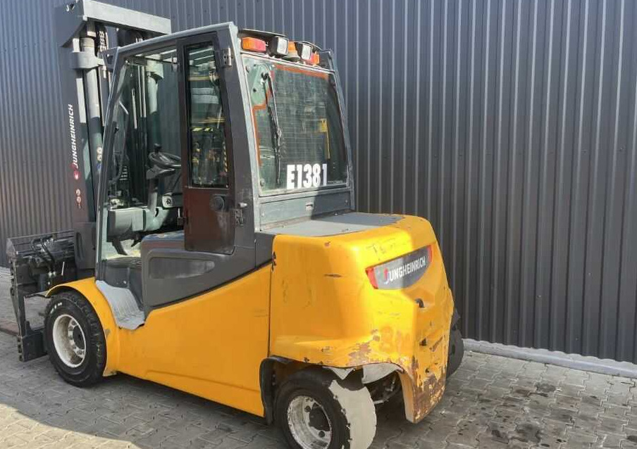 Jungheinrich EFGS50 - Electrostivuitor: Foto 3 Jungheinrich EFGS50 - Electrostivuitor: Foto 3