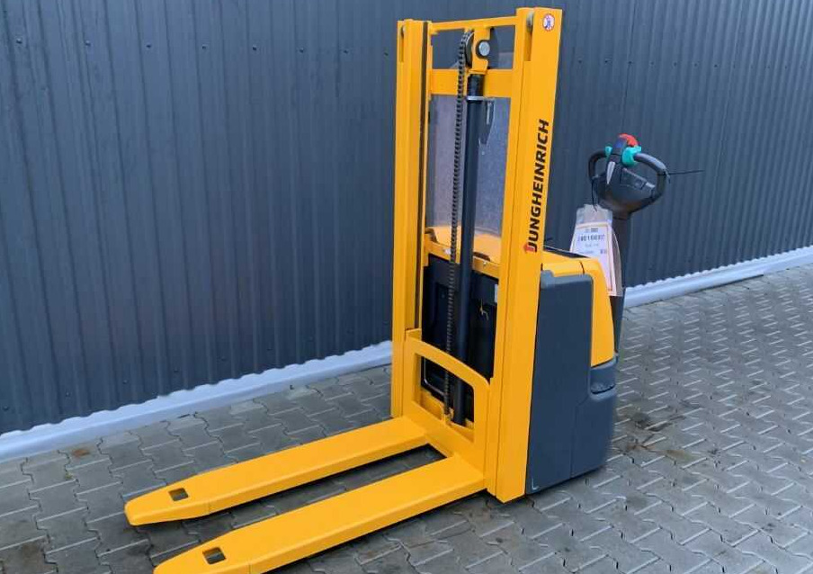 Jungheinrich EJC110 - Transpalet la mare înălţime: Foto 1 Jungheinrich EJC110 - Transpalet la mare înălţime: Foto 1
