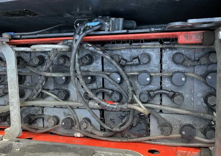 Linde D12SP - Transpalet la mare înălţime: Foto 5 Linde D12SP - Transpalet la mare înălţime: Foto 5