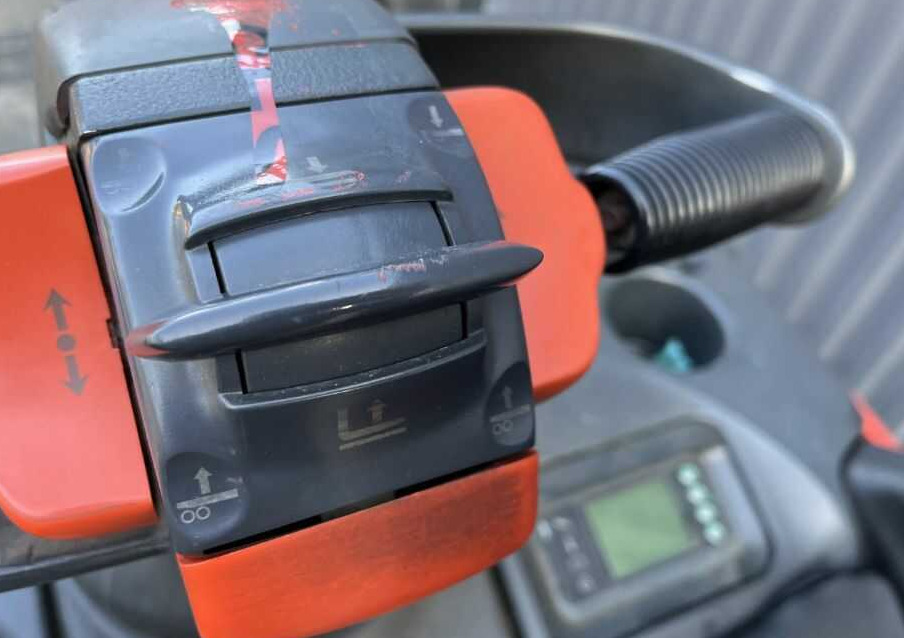 Linde D12SP - Transpalet la mare înălţime: Foto 2 Linde D12SP - Transpalet la mare înălţime: Foto 2