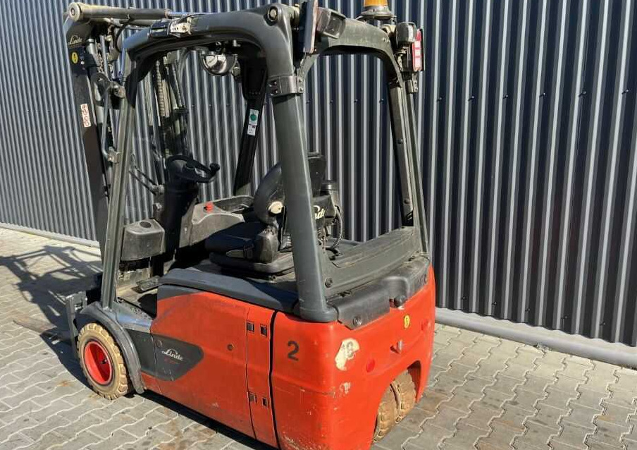 Linde E18-01 - Electrostivuitor: Foto 2 Linde E18-01 - Electrostivuitor: Foto 2