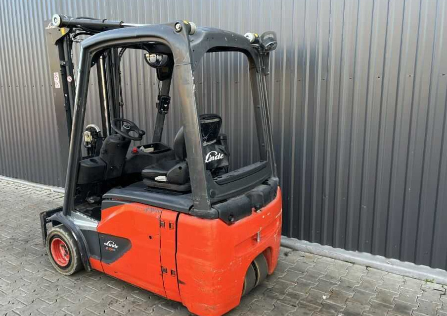 Linde E18-02 - Electrostivuitor: Foto 3 Linde E18-02 - Electrostivuitor: Foto 3