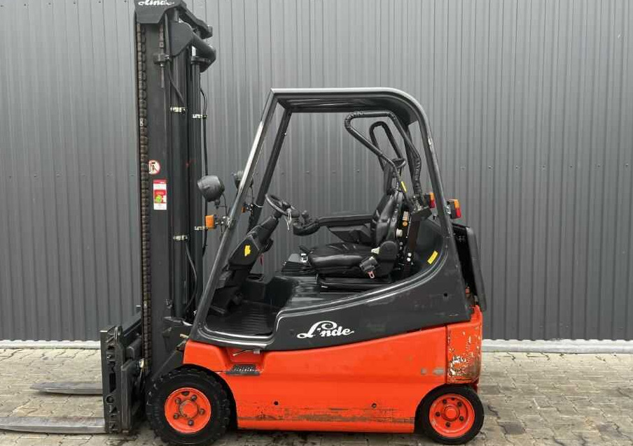 Linde E20 - Electrostivuitor: Foto 2 Linde E20 - Electrostivuitor: Foto 2