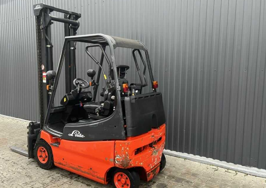 Linde E20 - Electrostivuitor: Foto 3 Linde E20 - Electrostivuitor: Foto 3