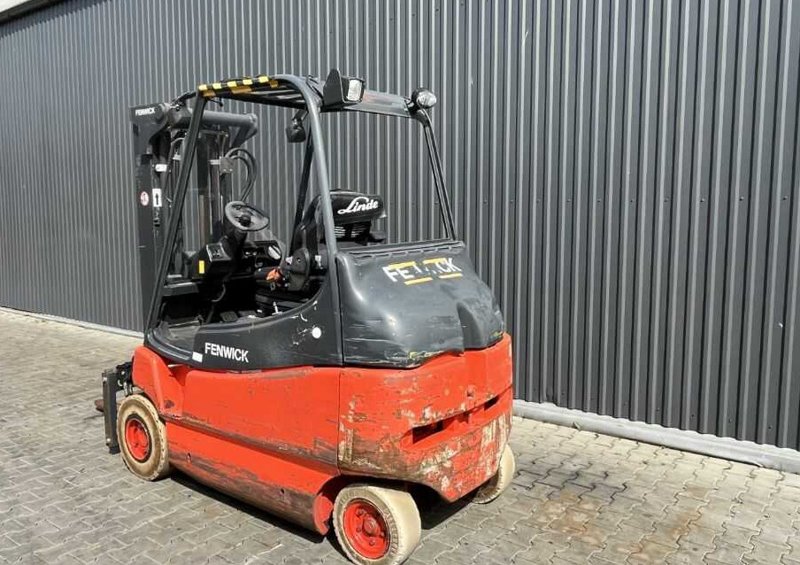 Linde E25 - Electrostivuitor: Foto 3 Linde E25 - Electrostivuitor: Foto 3