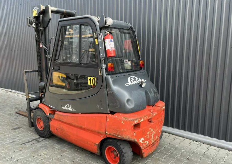 Linde E30-03 - Electrostivuitor: Foto 3 Linde E30-03 - Electrostivuitor: Foto 3