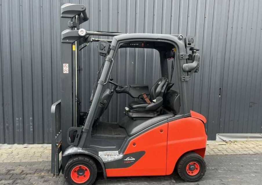 Linde H20D-01 - Stivuitor diesel: Foto 2 Linde H20D-01 - Stivuitor diesel: Foto 2