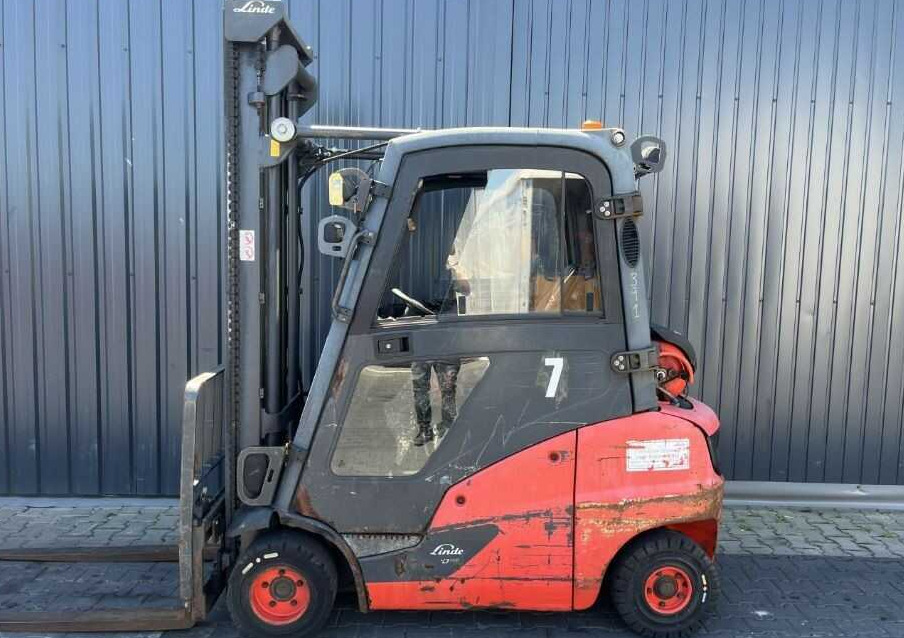 Linde H20T-01 - Stivuitor GPL: Foto 2 Linde H20T-01 - Stivuitor GPL: Foto 2