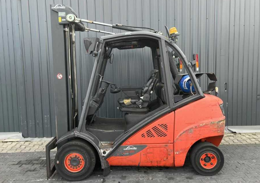 Linde H35T-01 - Stivuitor GPL: Foto 2 Linde H35T-01 - Stivuitor GPL: Foto 2