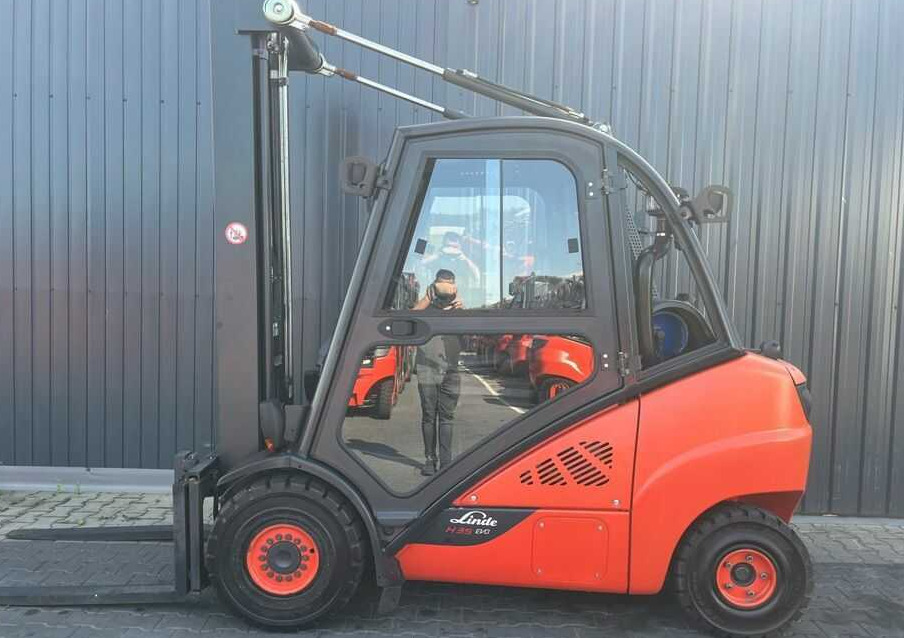 Linde H35T-02 - Stivuitor GPL: Foto 2 Linde H35T-02 - Stivuitor GPL: Foto 2