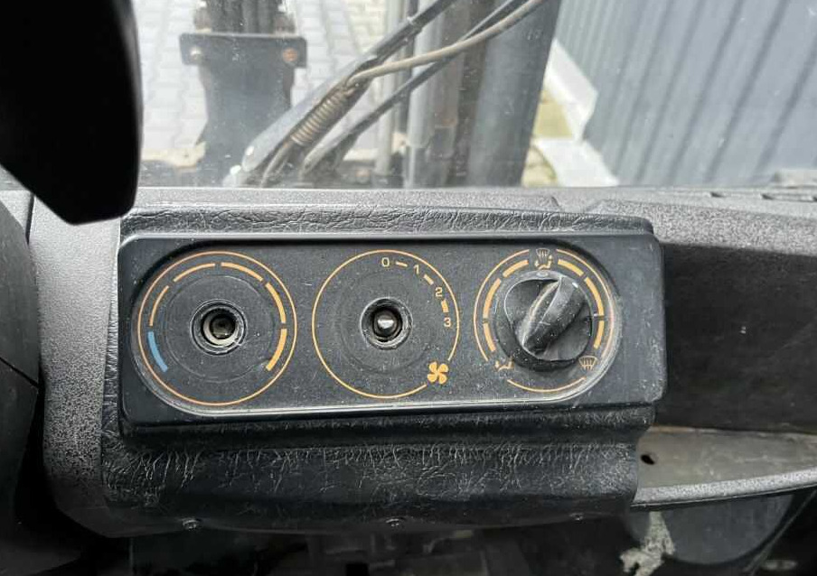 Linde H40T-02 - Stivuitor GPL: Foto 3 Linde H40T-02 - Stivuitor GPL: Foto 3