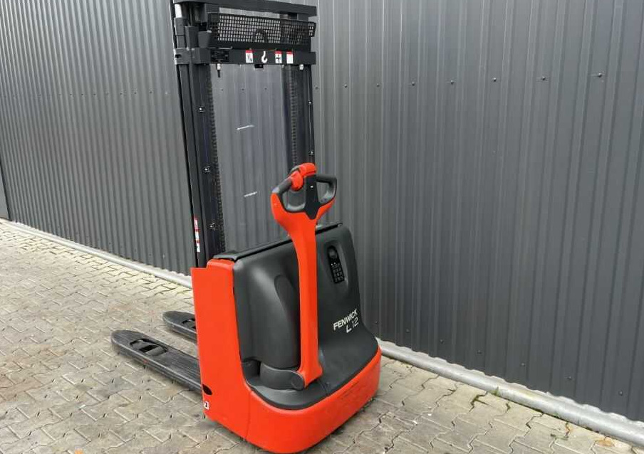 Linde L12 - Transpalet la mare înălţime: Foto 3 Linde L12 - Transpalet la mare înălţime: Foto 3