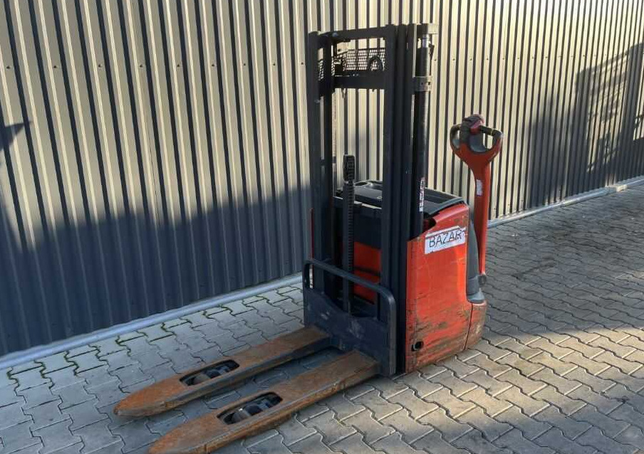 Linde L12L - Transpalet la mare înălţime: Foto 1 Linde L12L - Transpalet la mare înălţime: Foto 1