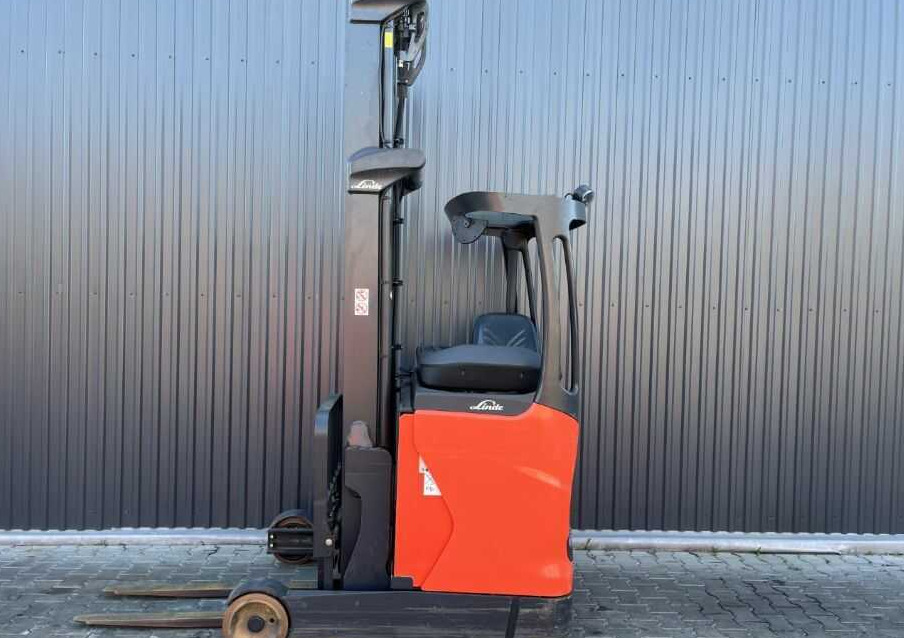 Linde R12B - Stivuitor cu catarg retractabil: Foto 2 Linde R12B - Stivuitor cu catarg retractabil: Foto 2