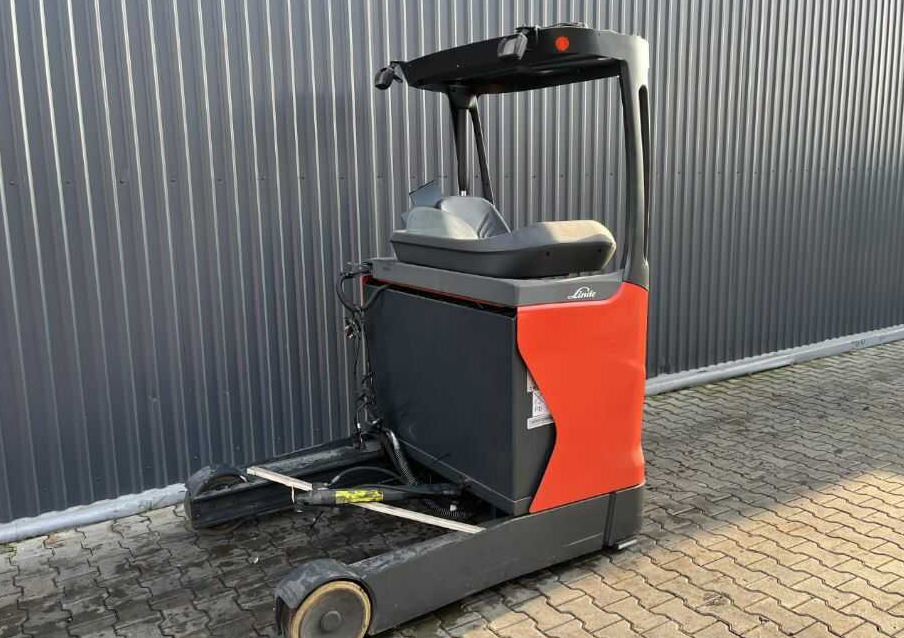 Linde R14-01 - Stivuitor cu catarg retractabil: Foto 1 Linde R14-01 - Stivuitor cu catarg retractabil: Foto 1
