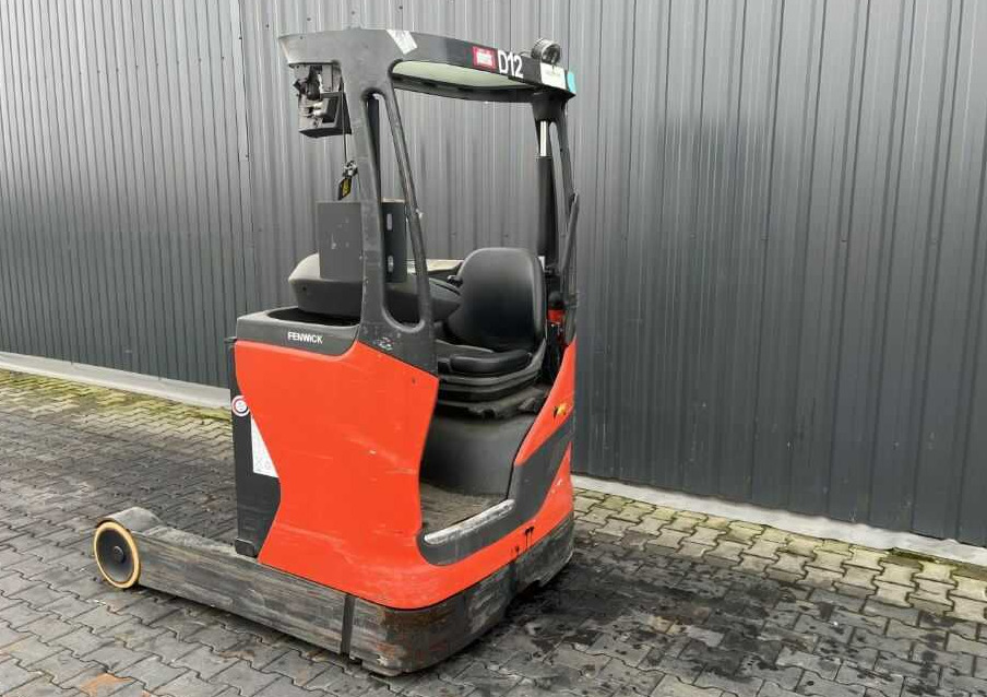 Linde R14HD-01 - Stivuitor cu catarg retractabil: Foto 3 Linde R14HD-01 - Stivuitor cu catarg retractabil: Foto 3