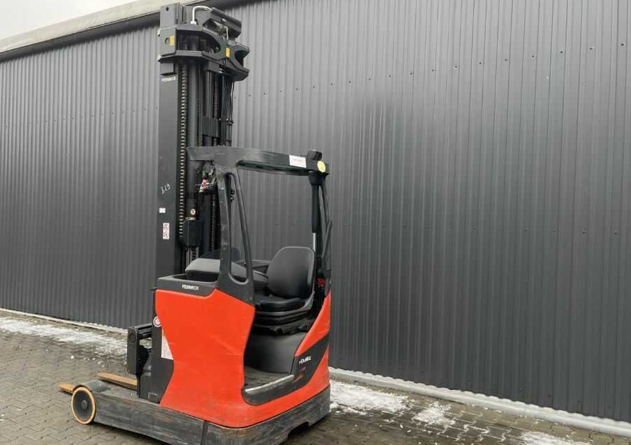 Linde R14HD - Stivuitor cu catarg retractabil: Foto 3 Linde R14HD - Stivuitor cu catarg retractabil: Foto 3