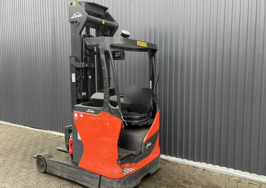 Linde R16-01 - Stivuitor cu catarg retractabil: Foto 3 Linde R16-01 - Stivuitor cu catarg retractabil: Foto 3